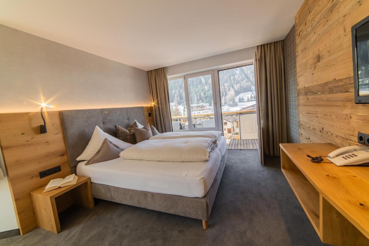 Aparthotel Hochland Gmbh Nauders Exterior photo