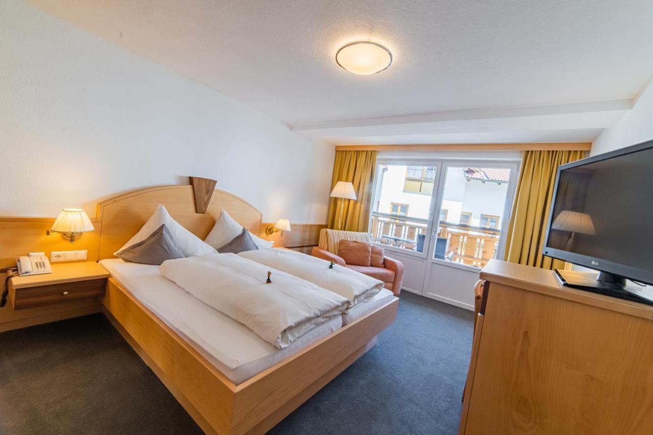 Aparthotel Hochland Gmbh Nauders Exterior photo